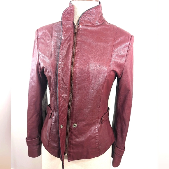Vintage burgundy leather zip up jacket W straps at waist & cuffs. Medium - Picture 9 of 16
